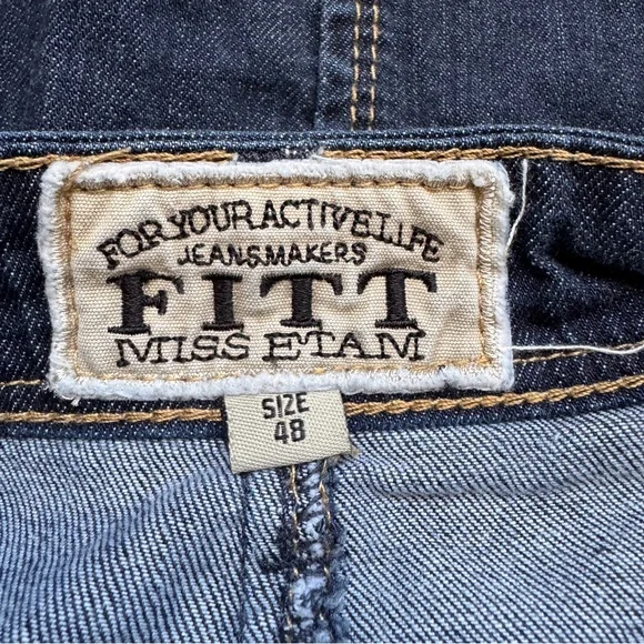 Chic Denim Mini Skirt with Pockets - Picture 10 of 12